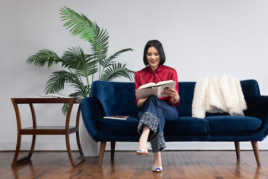 Professional Stylist and Color analyst helping ambitious women develop a confident and intentional personal style